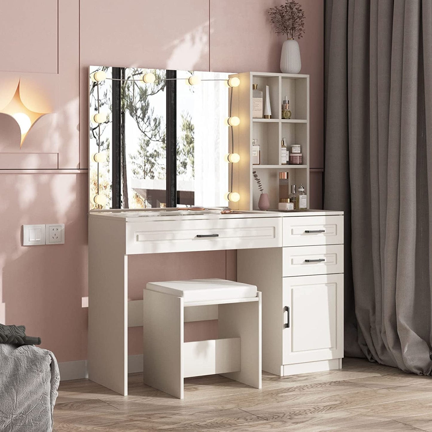 White Luxury Vanity Desk With Lighted Hollywood Mirror